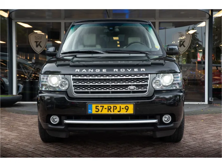 Land Rover Range Rover 4.4 TDV8 Autobiography Black  Image 2